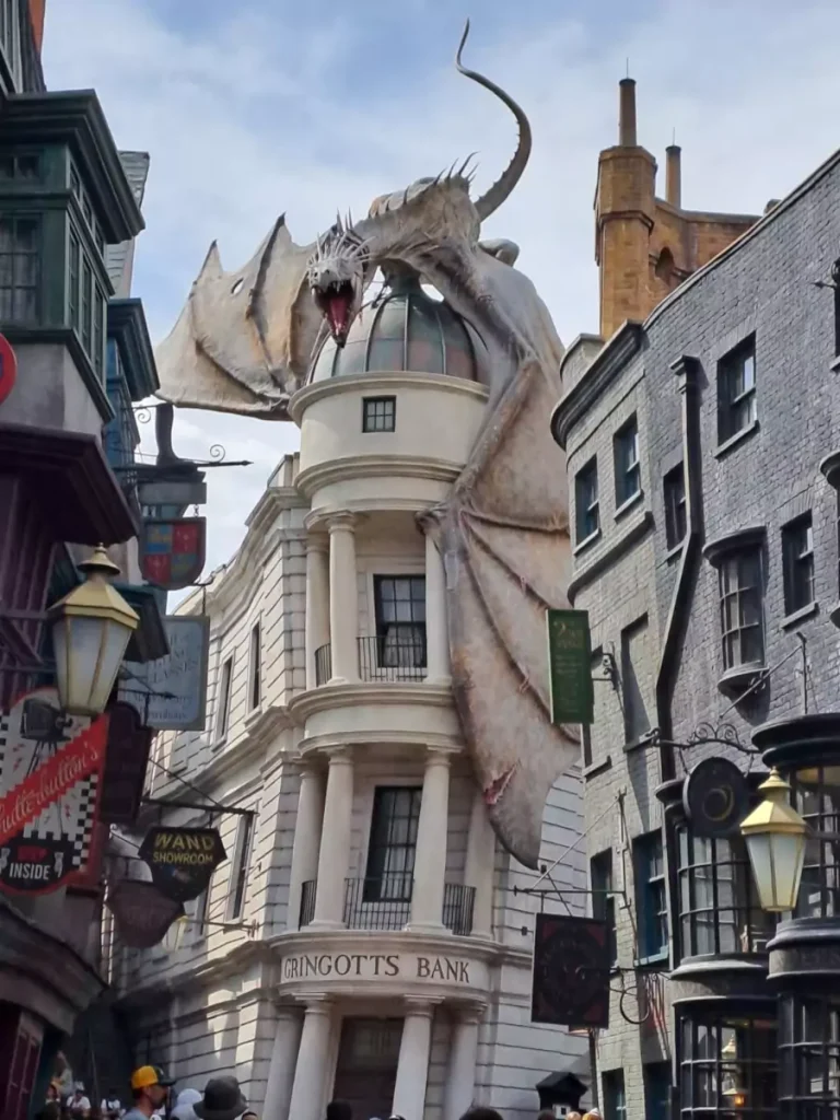 H Hogwarts Dragon Islands of Adventure